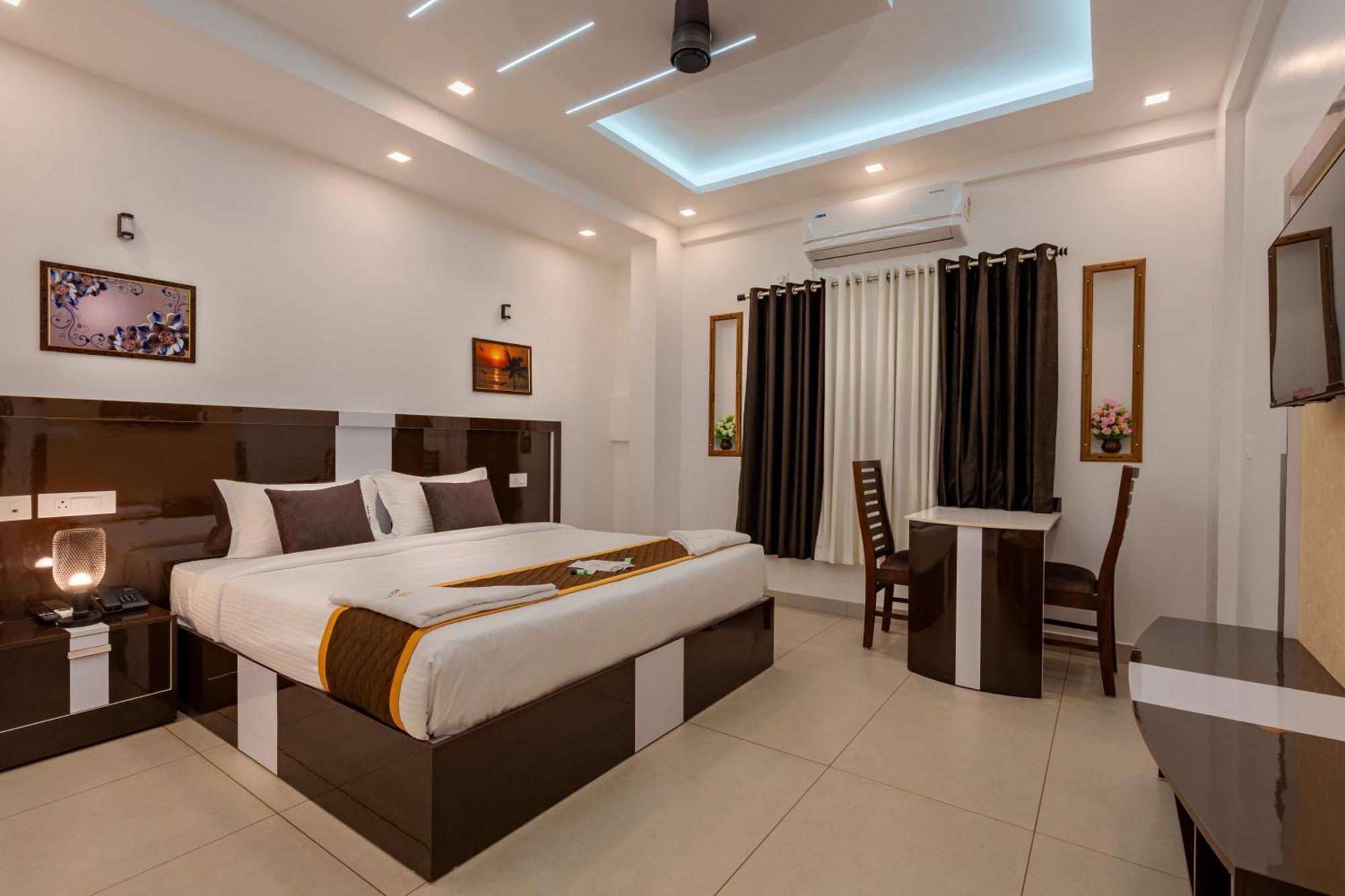 Cochin Airport Hotel Kochi Exterior foto