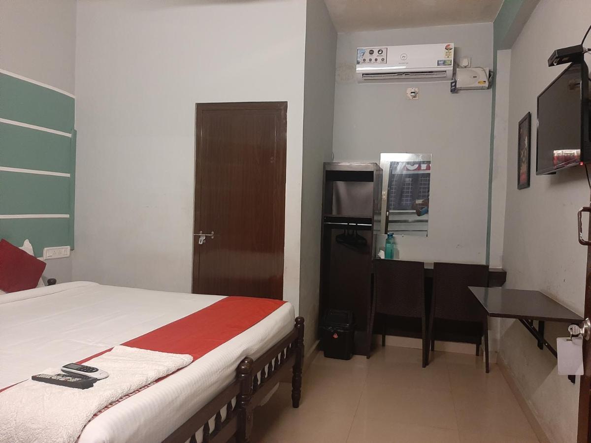 Cochin Airport Hotel Kochi Exterior foto