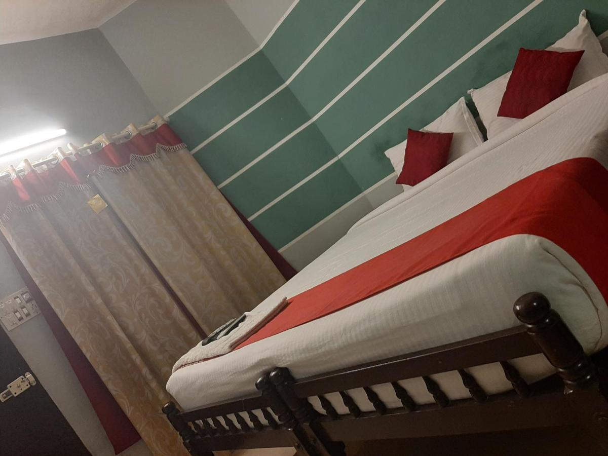 Cochin Airport Hotel Kochi Exterior foto