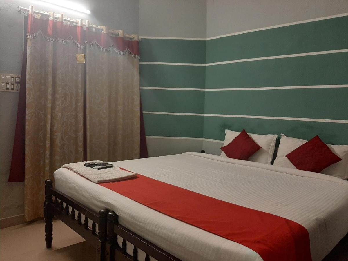 Cochin Airport Hotel Kochi Exterior foto
